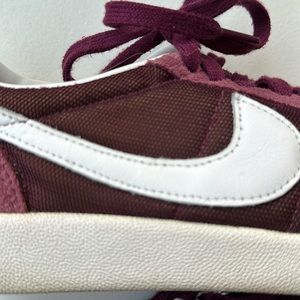 Nike tennis shoe